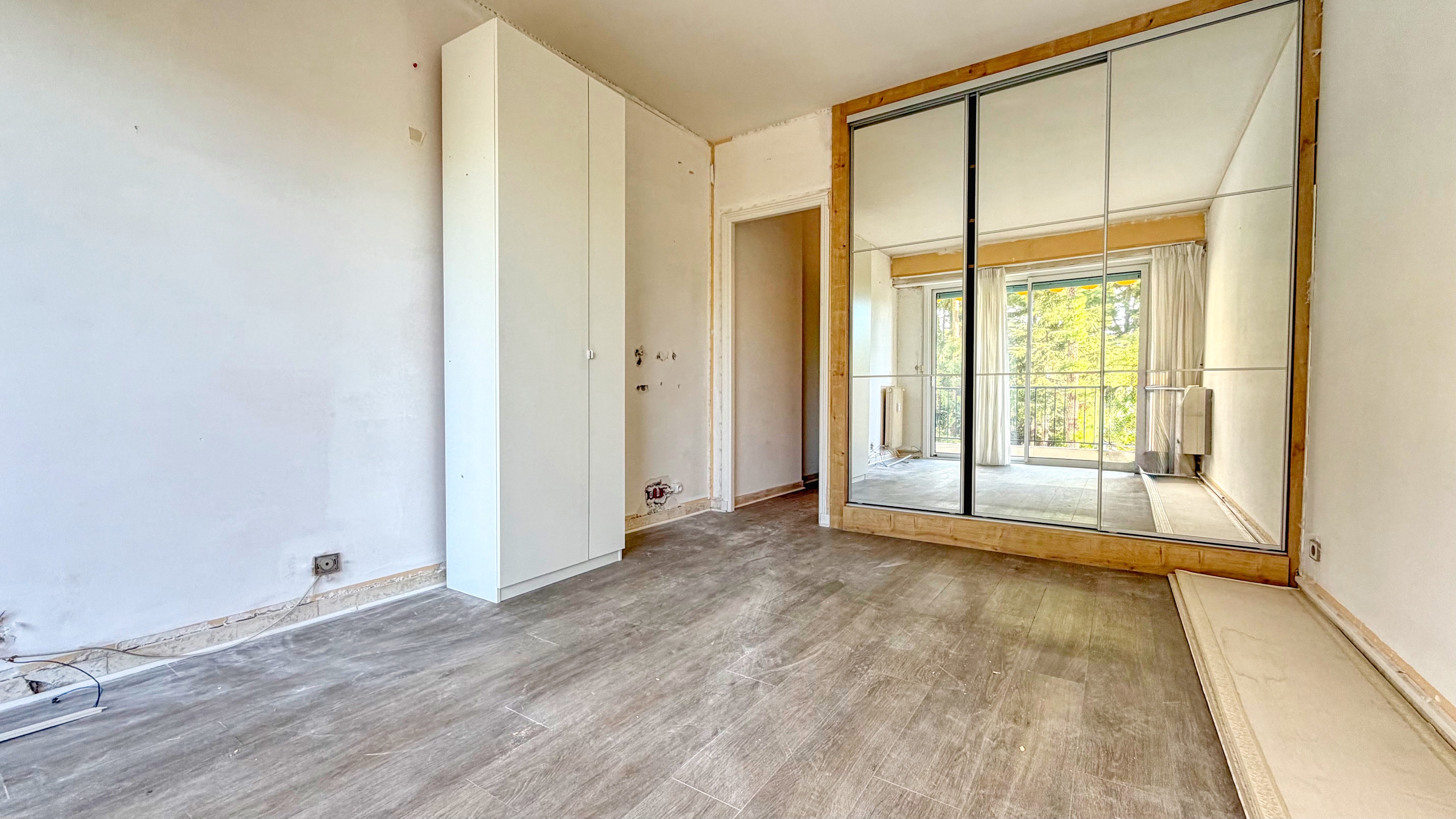 Кап-д’Ай – Просторная квартира под полную реновацию в престижной резиденции с бассейном 18