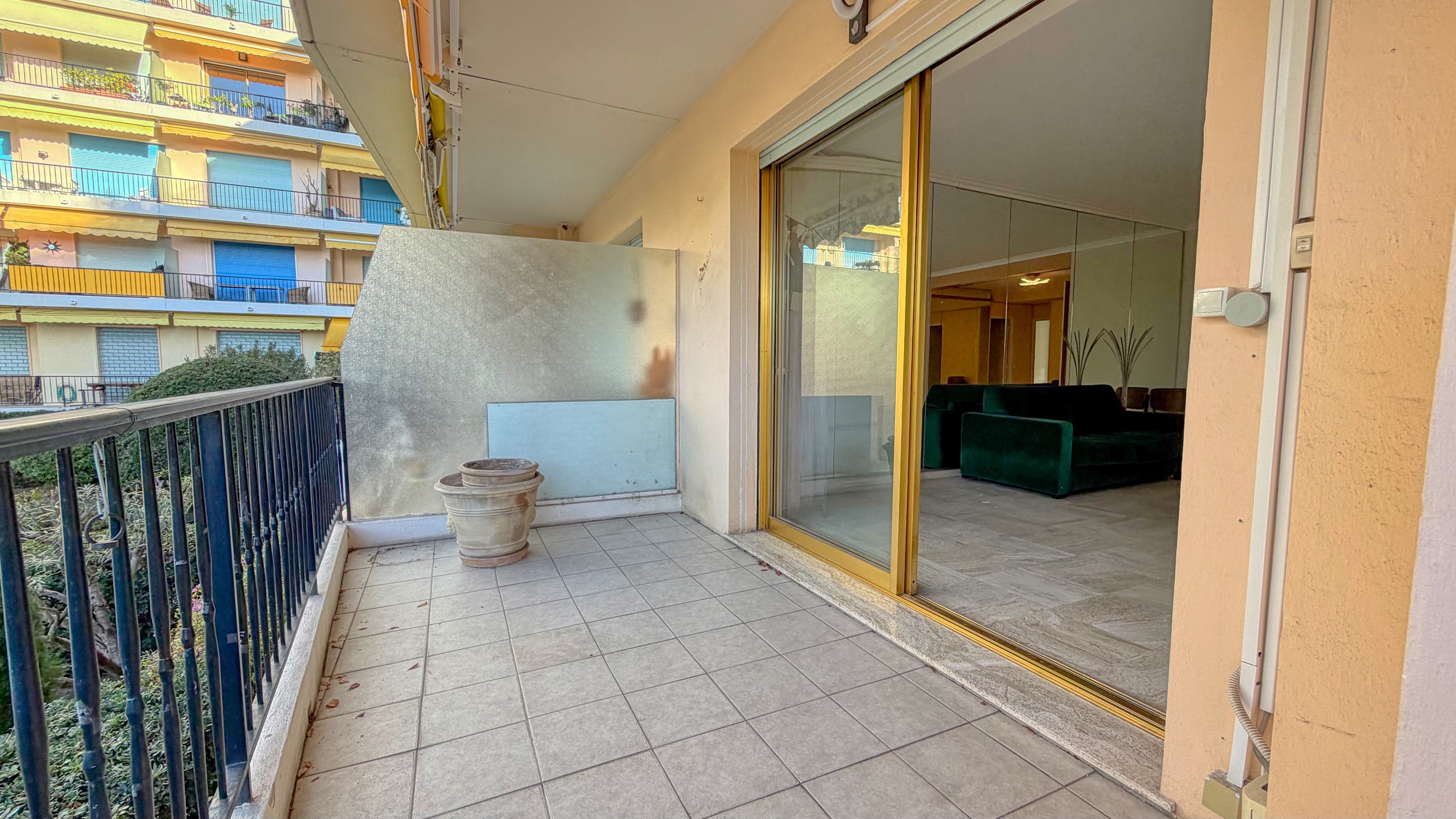 Кап-д’Ай – Просторная квартира под полную реновацию в престижной резиденции с бассейном 6