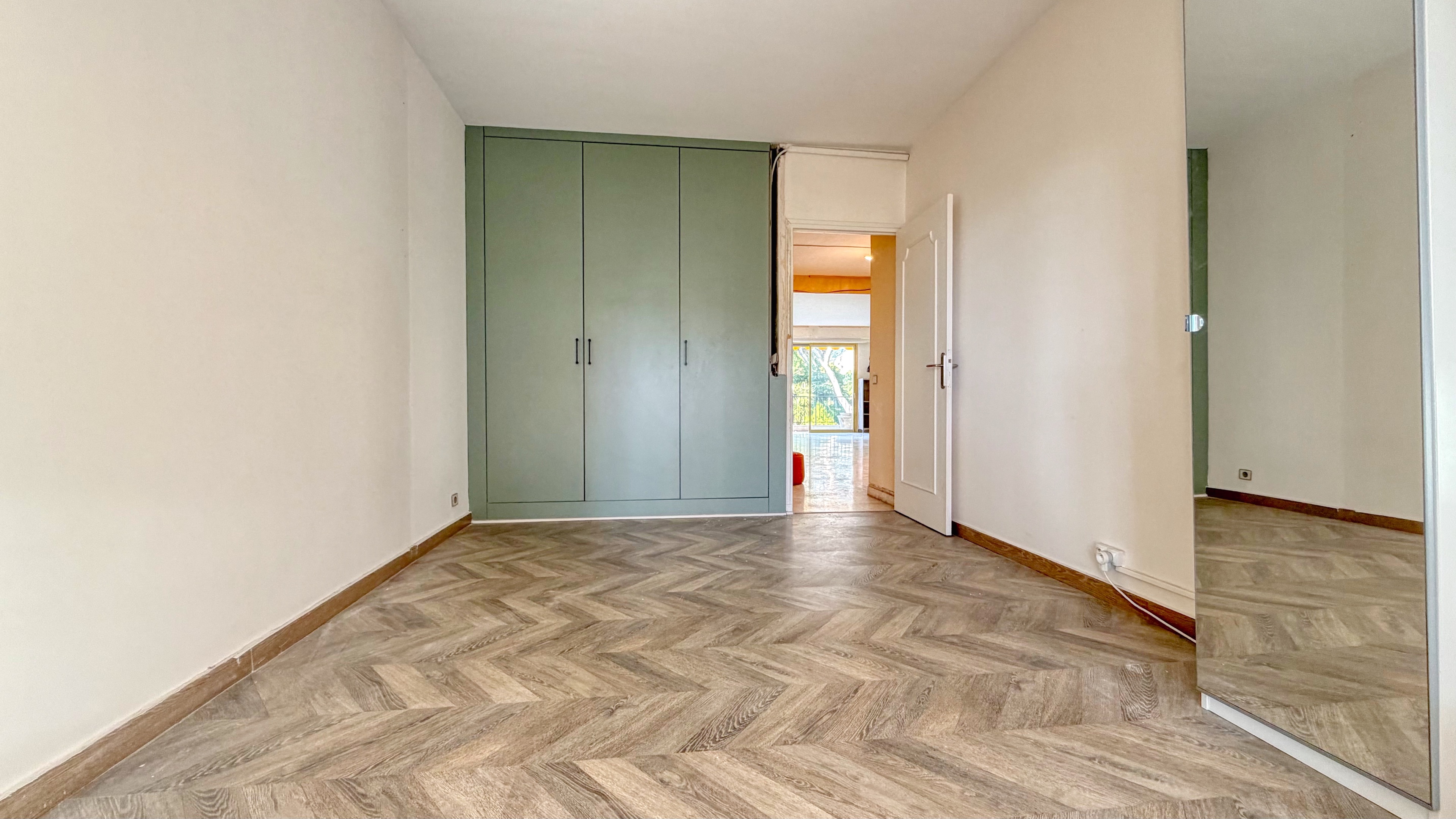 Кап-д’Ай – Просторная квартира под полную реновацию в престижной резиденции с бассейном 22