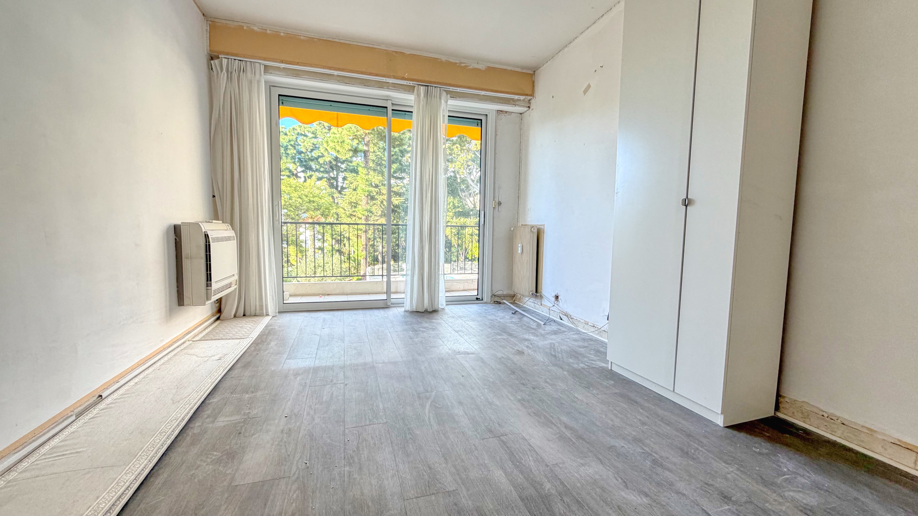 Кап-д’Ай – Просторная квартира под полную реновацию в престижной резиденции с бассейном 19