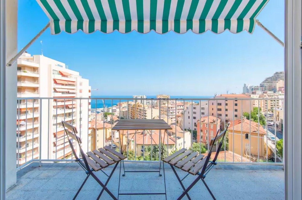 Appartement à louer avec balcon, vue mer et Monaco