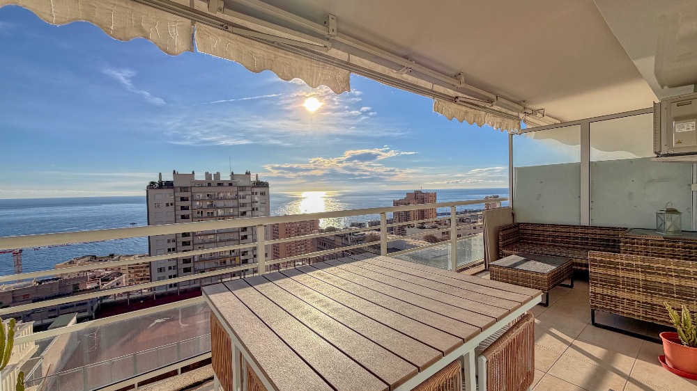 Beausoleil – 2 pièces rénové avec terrasse et vue mer, accès direct Monaco
