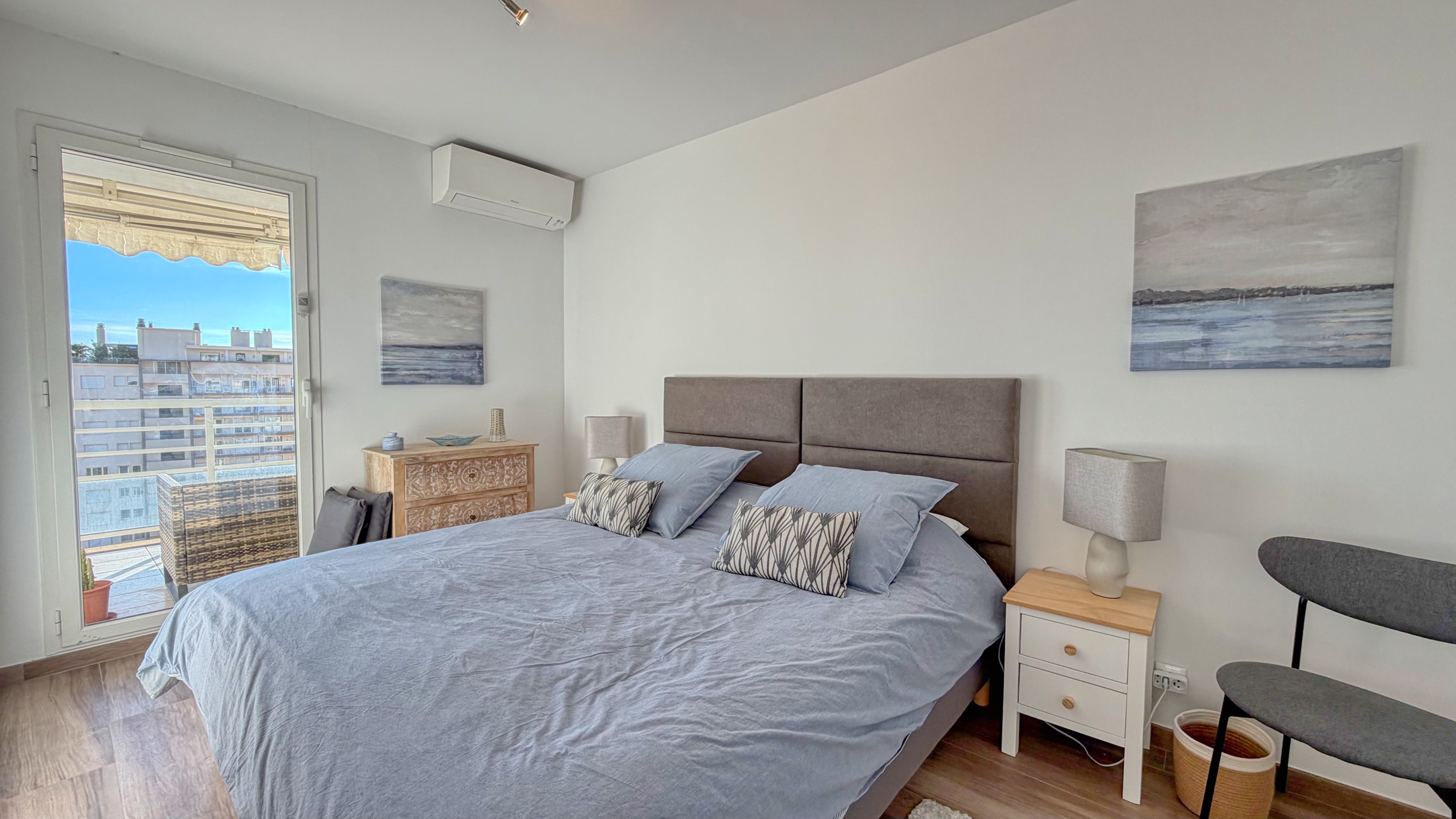 Beausoleil – 2 pièces rénové avec terrasse et vue mer, accès direct Monaco 11