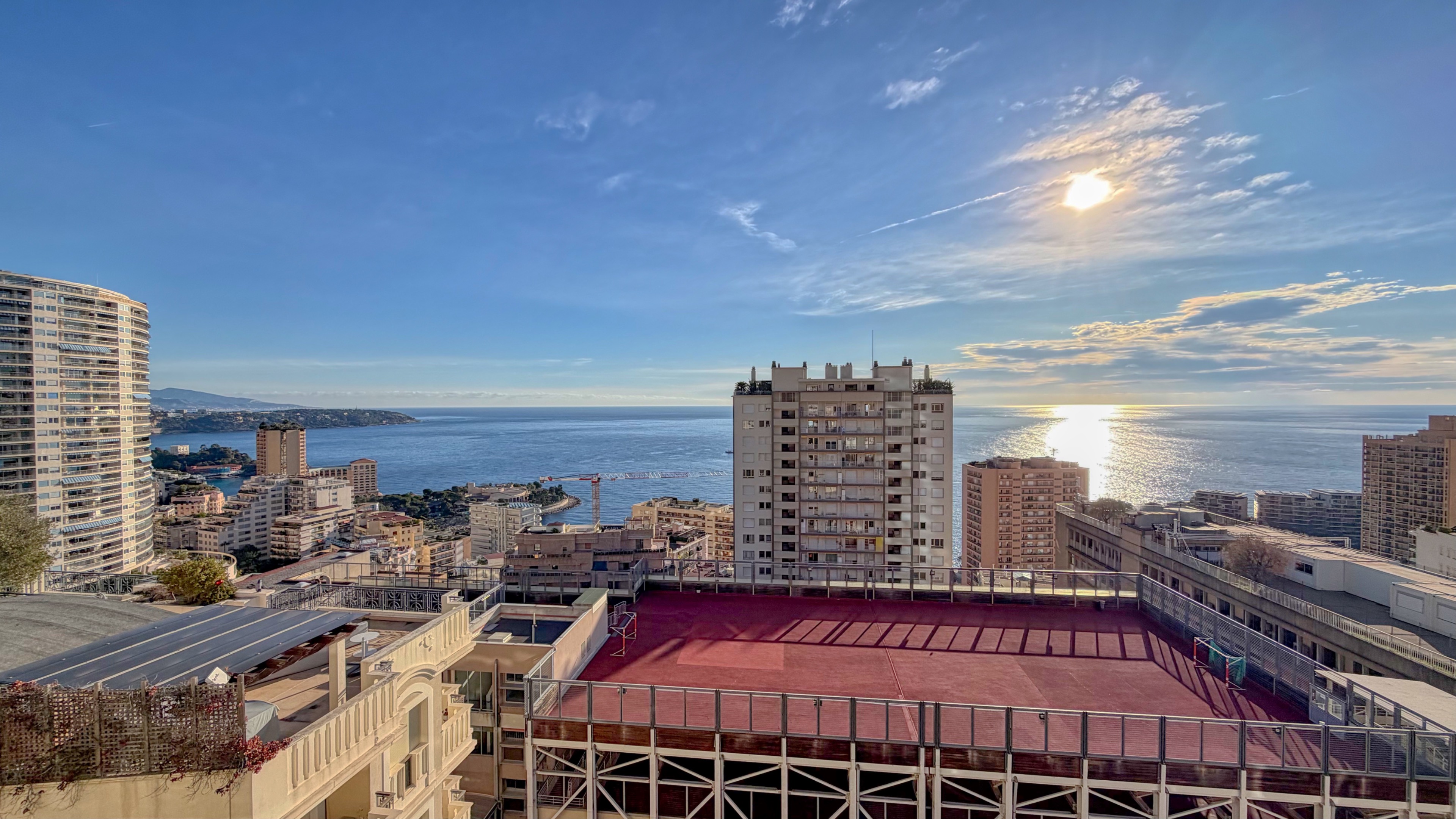 Beausoleil – 2 pièces rénové avec terrasse et vue mer, accès direct Monaco 4