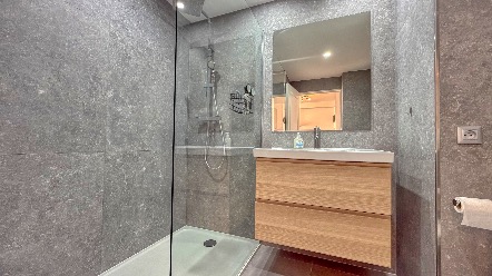 Beausoleil – 2 pièces rénové avec terrasse et vue mer, accès direct Monaco 13