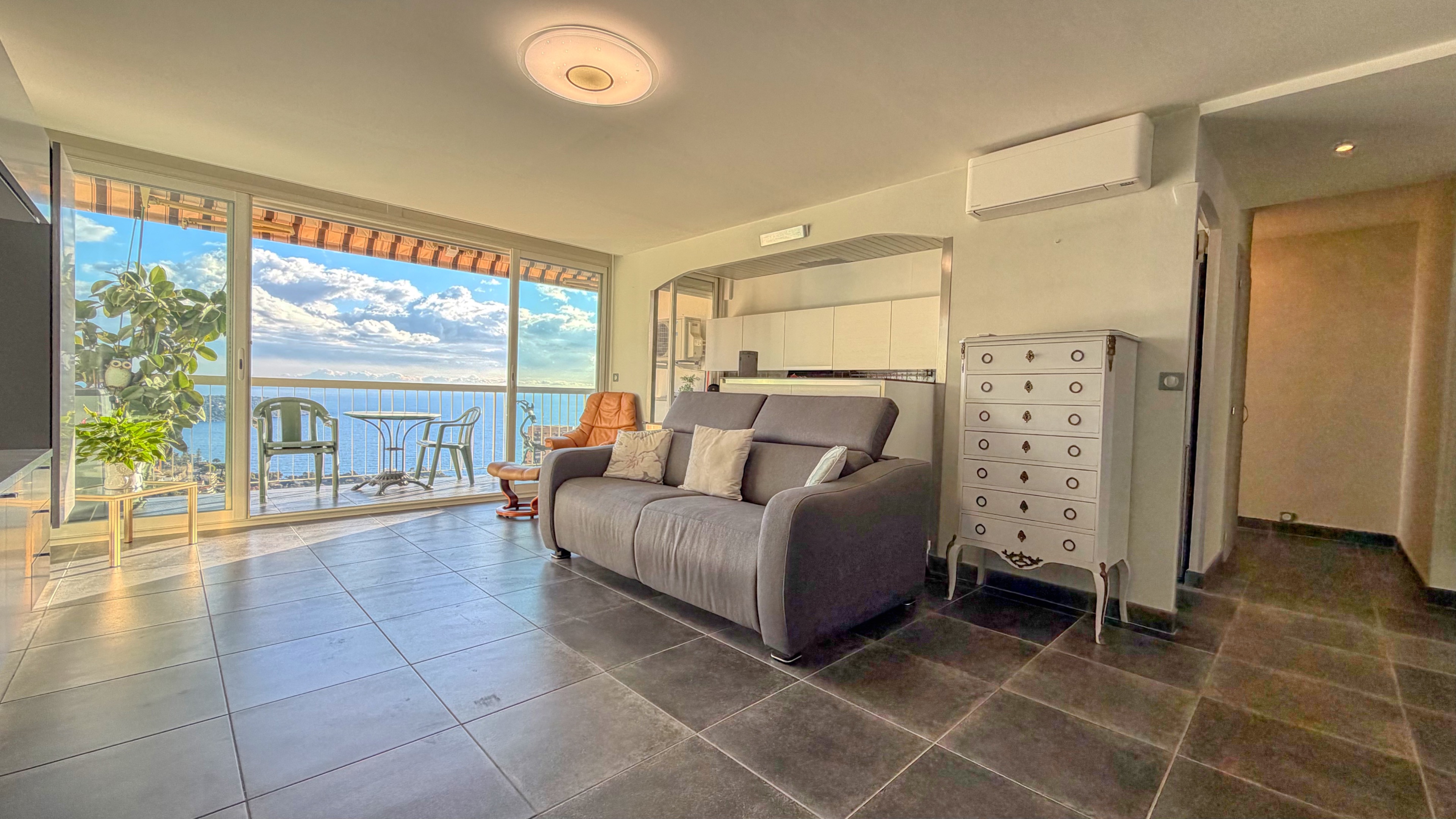 Beausoleil – Bel appartement 2 pièces avec vue mer et garage 8