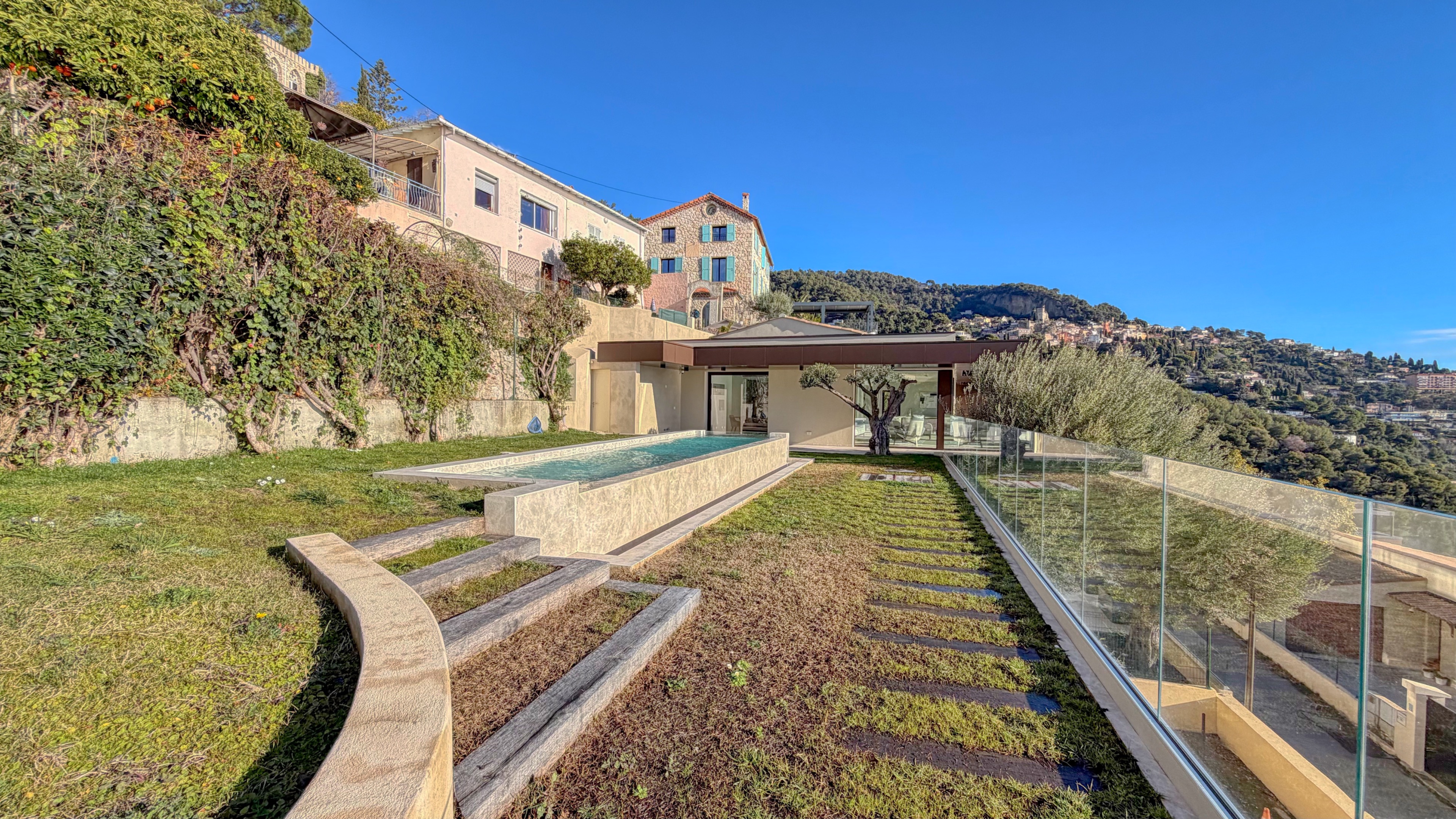 Là où le Ciel embrasse la Mer : Une Parenthèse Enchantée à Roquebrune-Cap-Martin 55