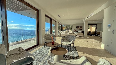 Là où le Ciel embrasse la Mer : Une Parenthèse Enchantée à Roquebrune-Cap-Martin 9