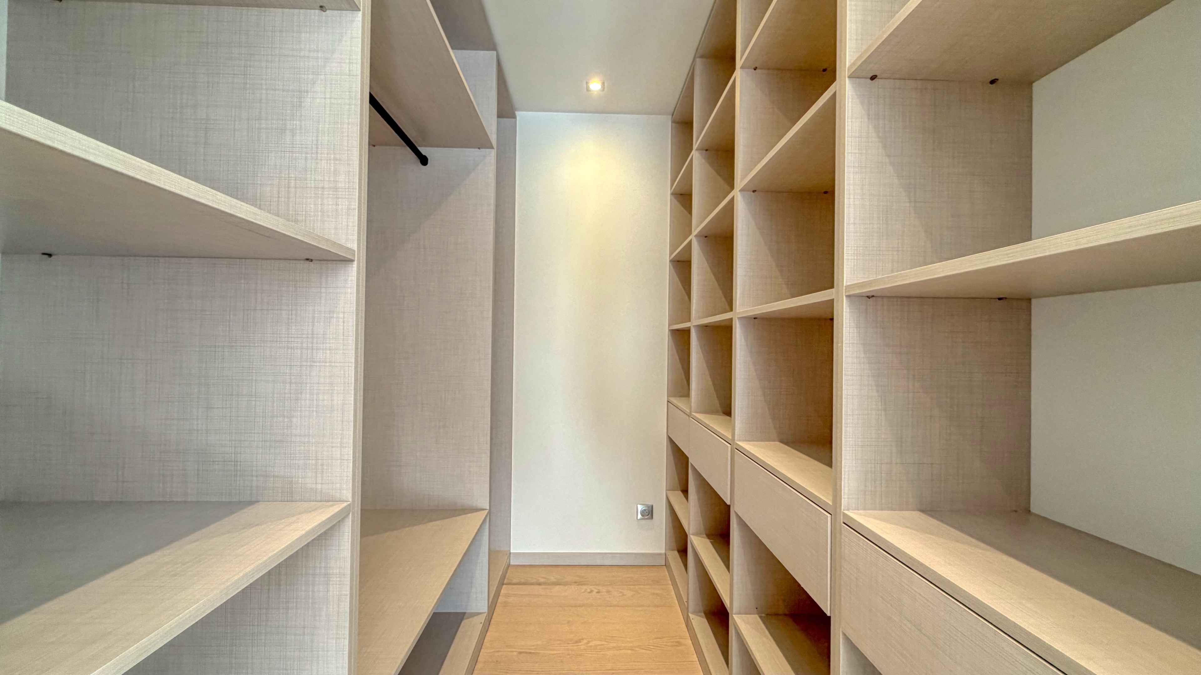 L’Art de Vivre en Bord de Mer: Sumptuous Garden Apartment facing Monaco 12