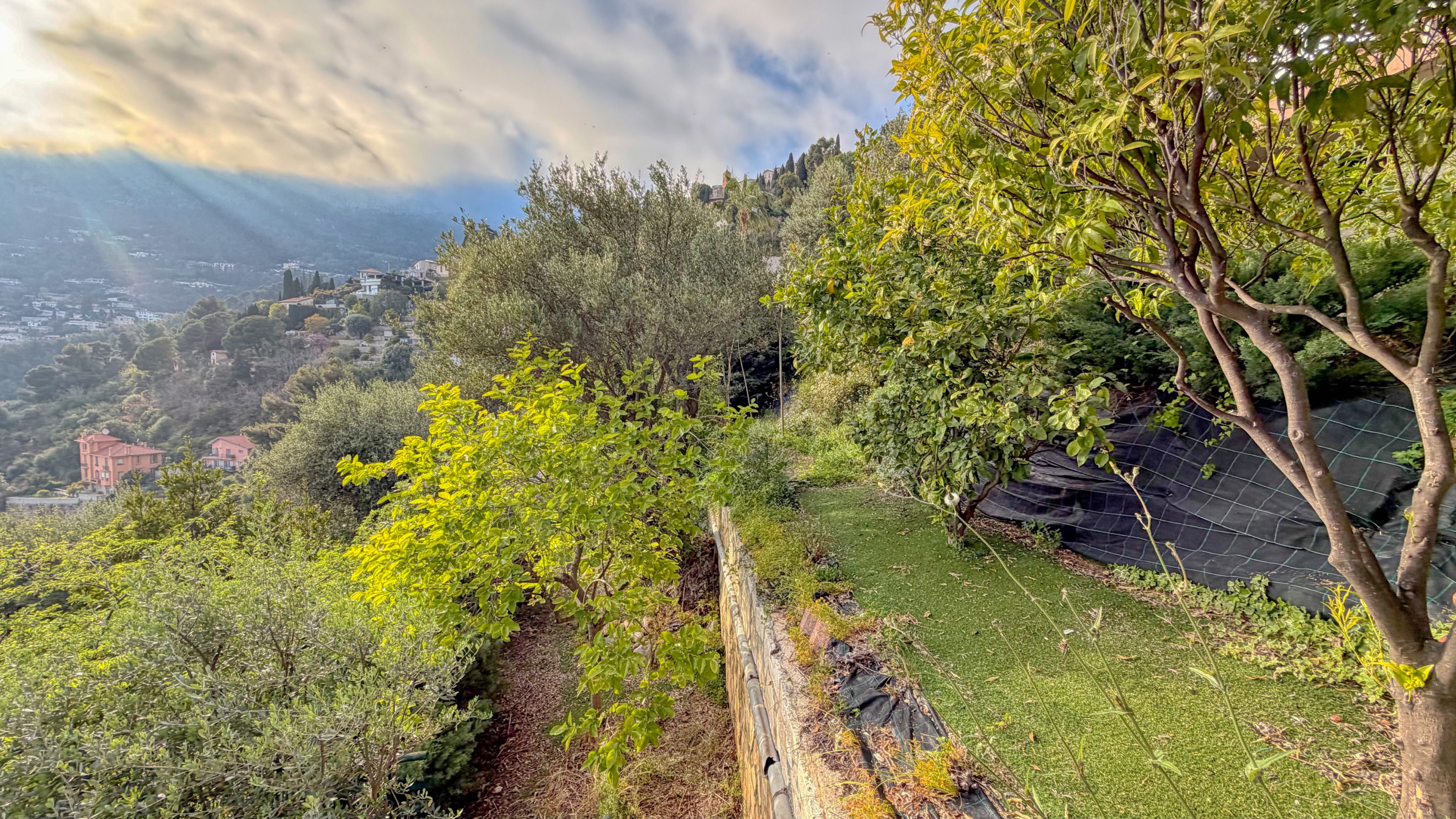 L’Art de Vivre en Bord de Mer: Sumptuous Garden Apartment facing Monaco 19