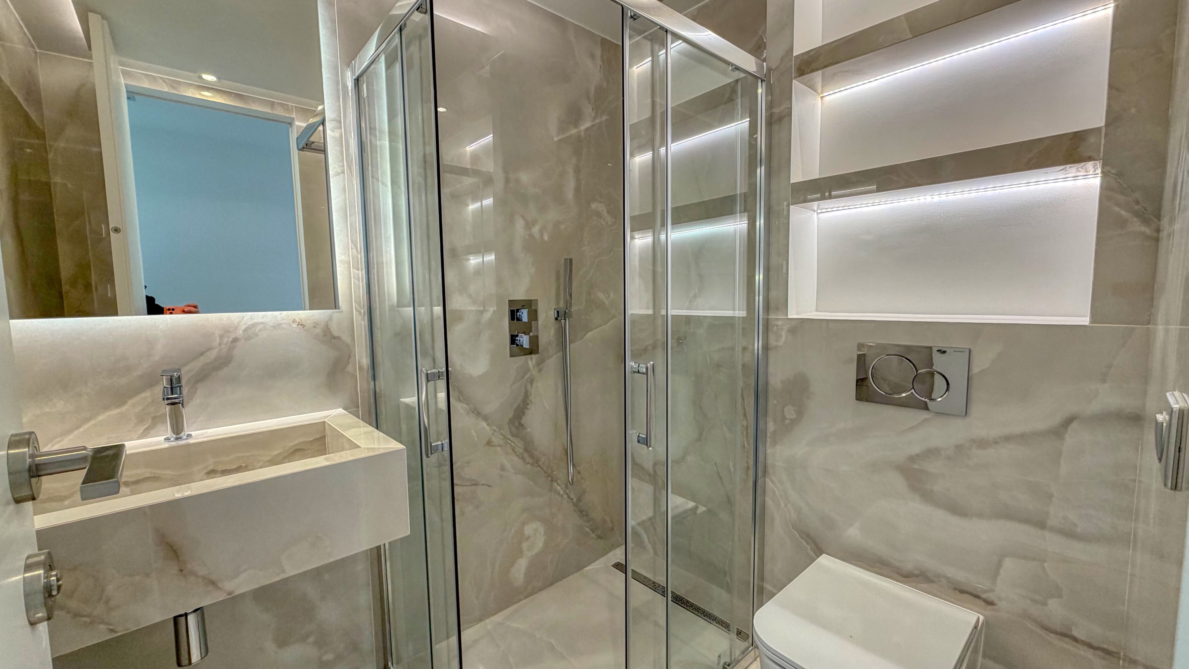 L’Art de Vivre en Bord de Mer: Sumptuous Garden Apartment facing Monaco 15