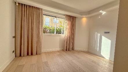 L’Art de Vivre en Bord de Mer: Sumptuous Garden Apartment facing Monaco 14