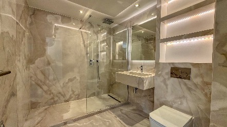 L’Art de Vivre en Bord de Mer: Sumptuous Garden Apartment facing Monaco 11