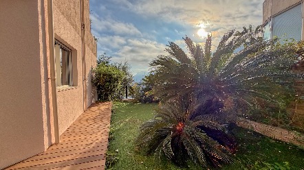 L’Art de Vivre en Bord de Mer: Sumptuous Garden Apartment facing Monaco 13