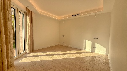 L’Art de Vivre en Bord de Mer: Sumptuous Garden Apartment facing Monaco 10