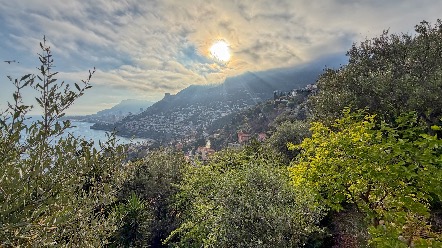 L’Art de Vivre en Bord de Mer: Sumptuous Garden Apartment facing Monaco 20