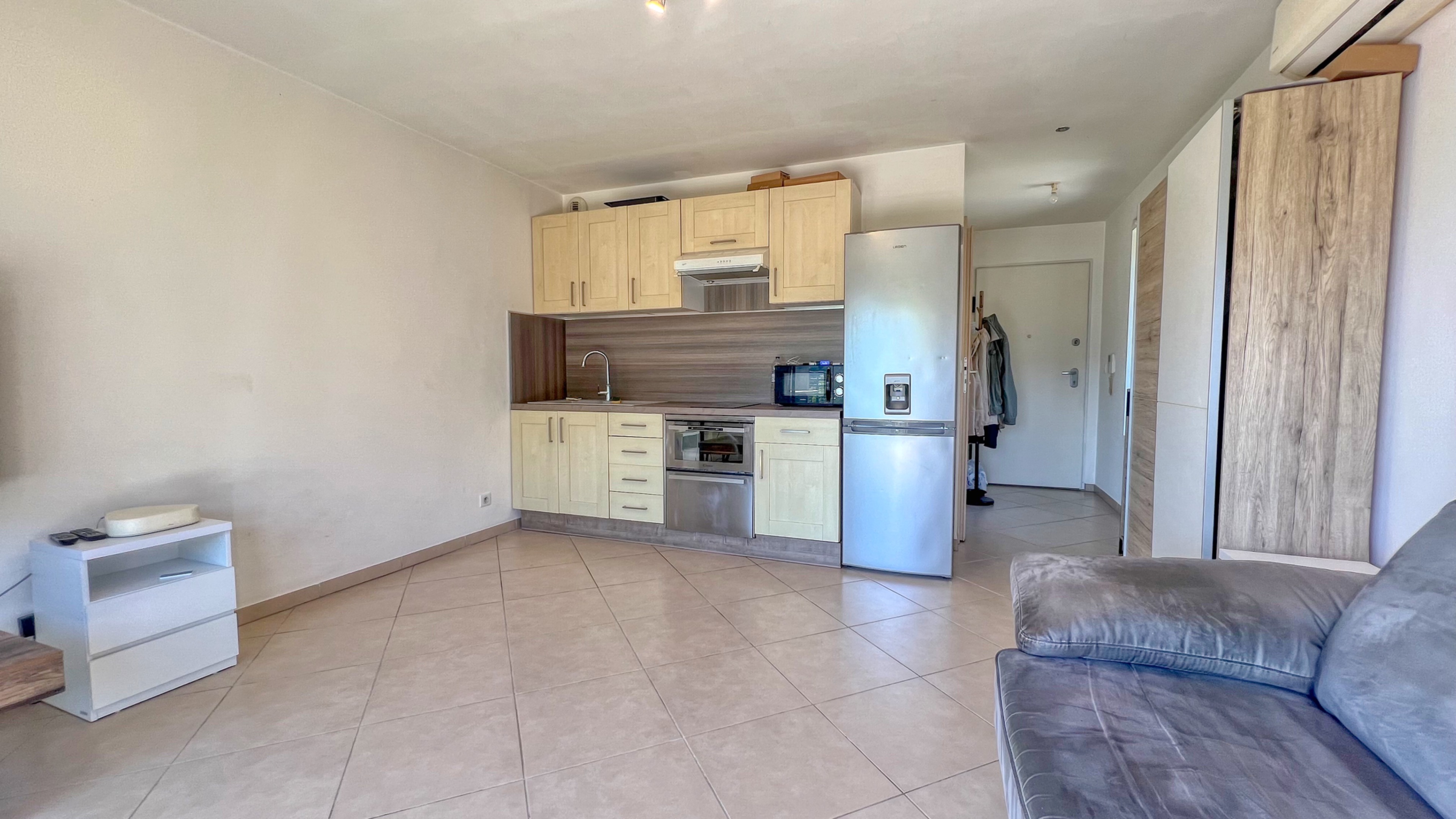 Grand studio rénové avec terrasse vue mer et montagne – Gorbio 6