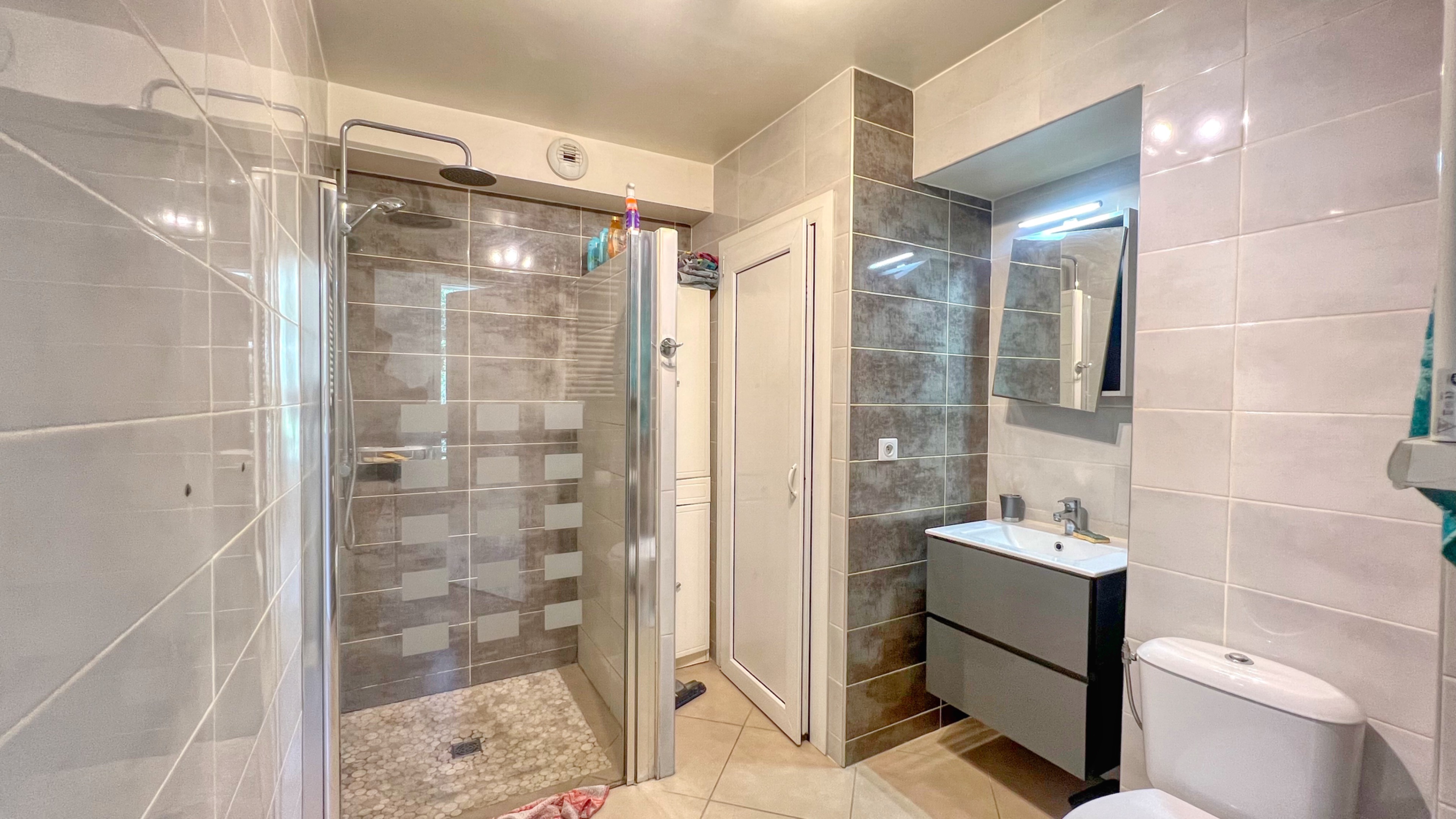 Grand studio rénové avec terrasse vue mer et montagne – Gorbio 7