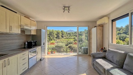 Grand studio rénové avec terrasse vue mer et montagne – Gorbio 5