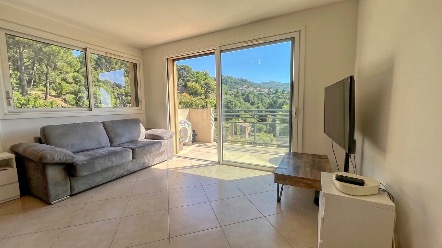 Grand studio rénové avec terrasse vue mer et montagne – Gorbio 4