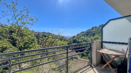 Grand studio rénové avec terrasse vue mer et montagne – Gorbio 1