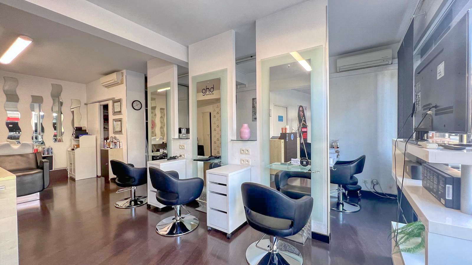 Local commercial 70 m² avec 3 vitrines – Carnolès, proche gare 3