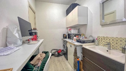 Local commercial 70 m² avec 3 vitrines – Carnolès, proche gare 9