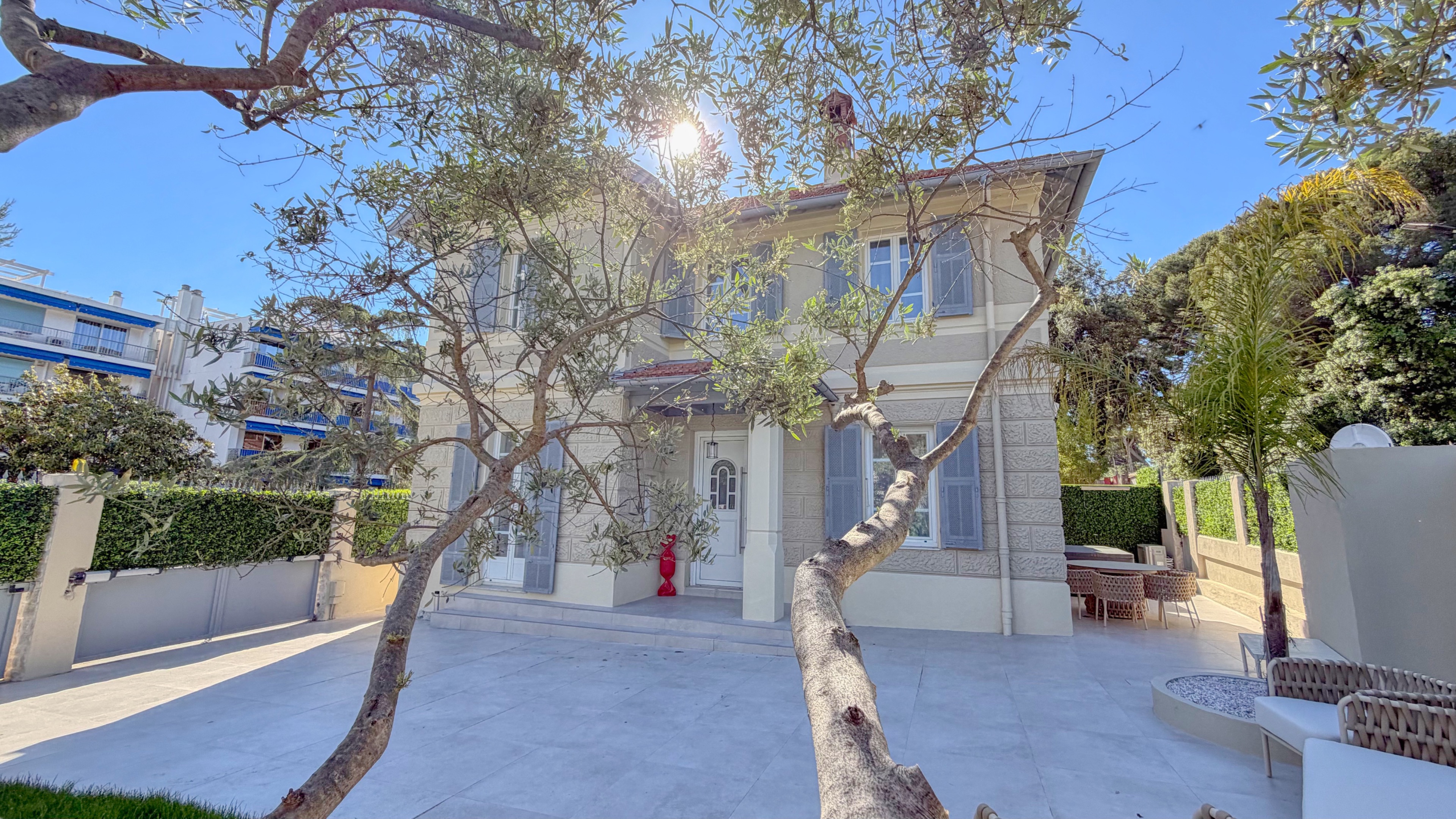 Une villa d'exception au Cap Martin — là où la Riviera révèle ses plus beaux secrets 1