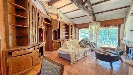 Maison à fort potentiel avec 4 chambres, grand sous-sol et piscine – À découvrir à La Turbie 9