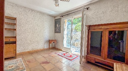 Maison à fort potentiel avec 4 chambres, grand sous-sol et piscine – À découvrir à La Turbie 14