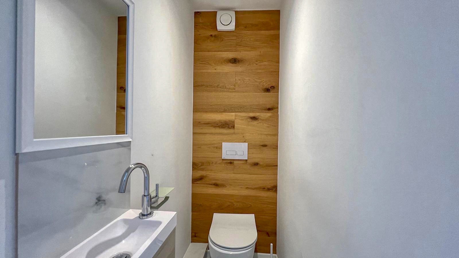 Appartement 3 pièces entièrement rénové avec terrasse, balcon et vue dégagée sur les montagnes – Menton 11