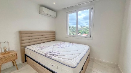 Appartement 3 pièces entièrement rénové avec terrasse, balcon et vue dégagée sur les montagnes – Menton 7