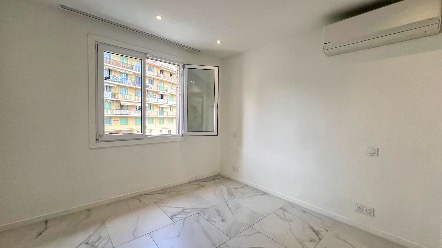 Appartement 3 pièces entièrement rénové avec terrasse, balcon et vue dégagée sur les montagnes – Menton 8