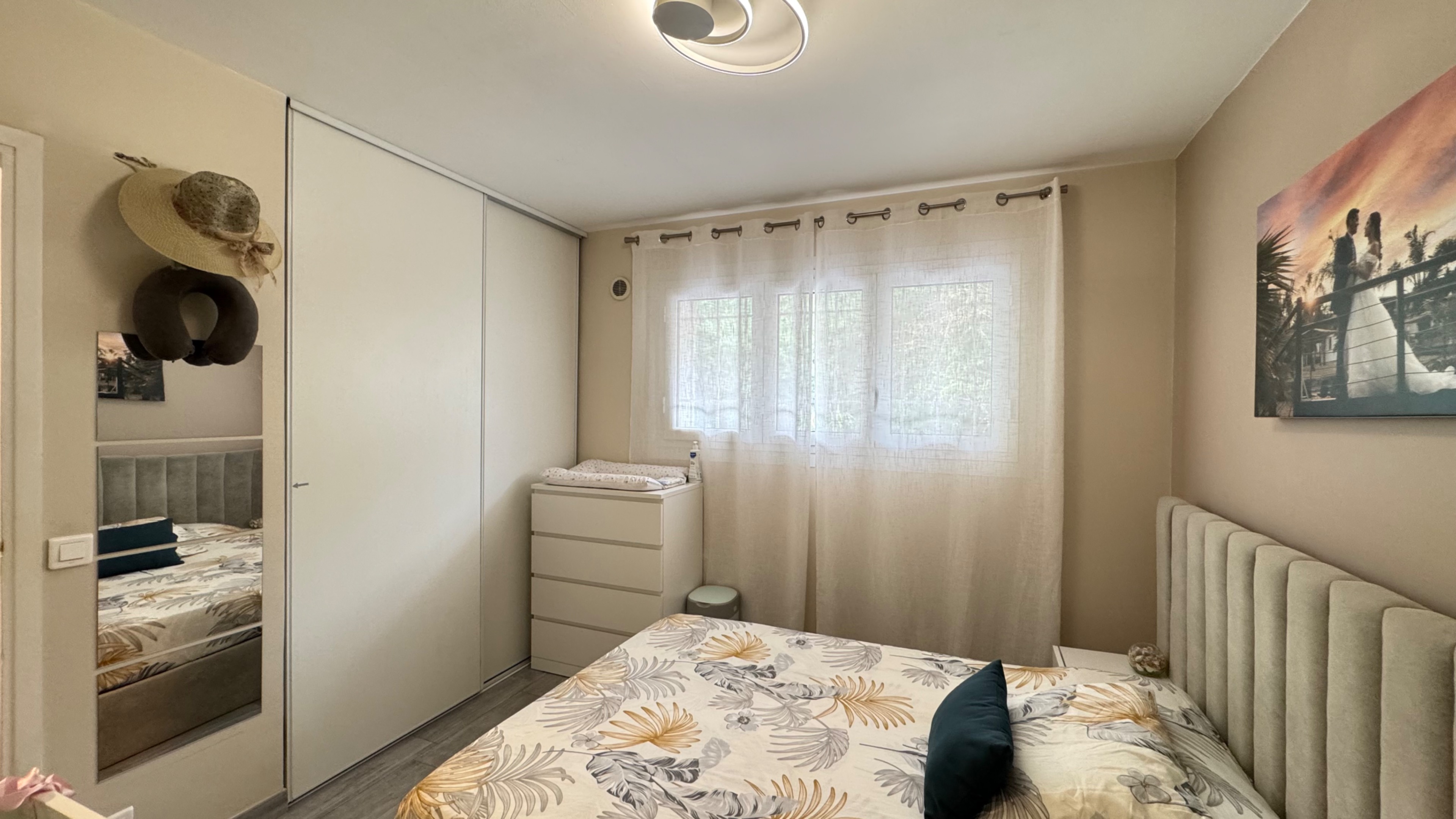 Menton – 2 pièces rénové avec balcon, vue dégagée sur les montagnes et aperçu mer, parking et cave 5
