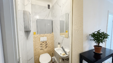 Menton – 2 Pièces Rénové de 47 m² avec Stationnement | Potentiel 3 Pièces 5